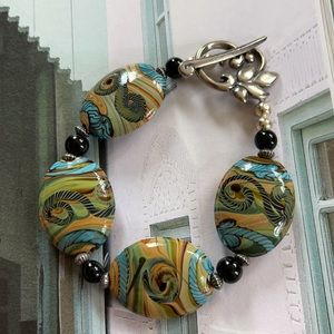 ARTISIAN ART GLASS AND STERLING SILVER BRACELET